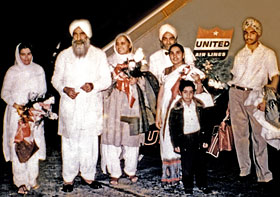 Kirpal-Singh,-New-York,-arriving-at-La-Guardia-USA-1955